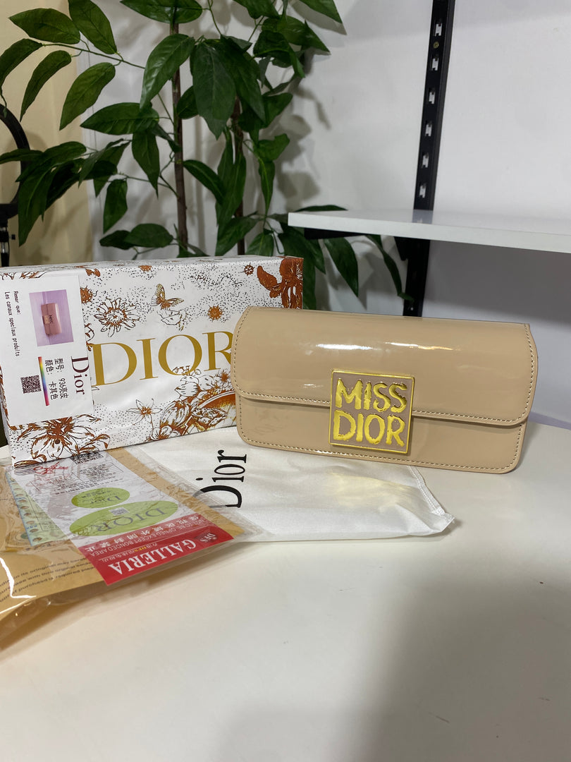 MISS DIOR