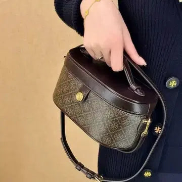 Tory Burch T MONOGRAM VANITY CASE