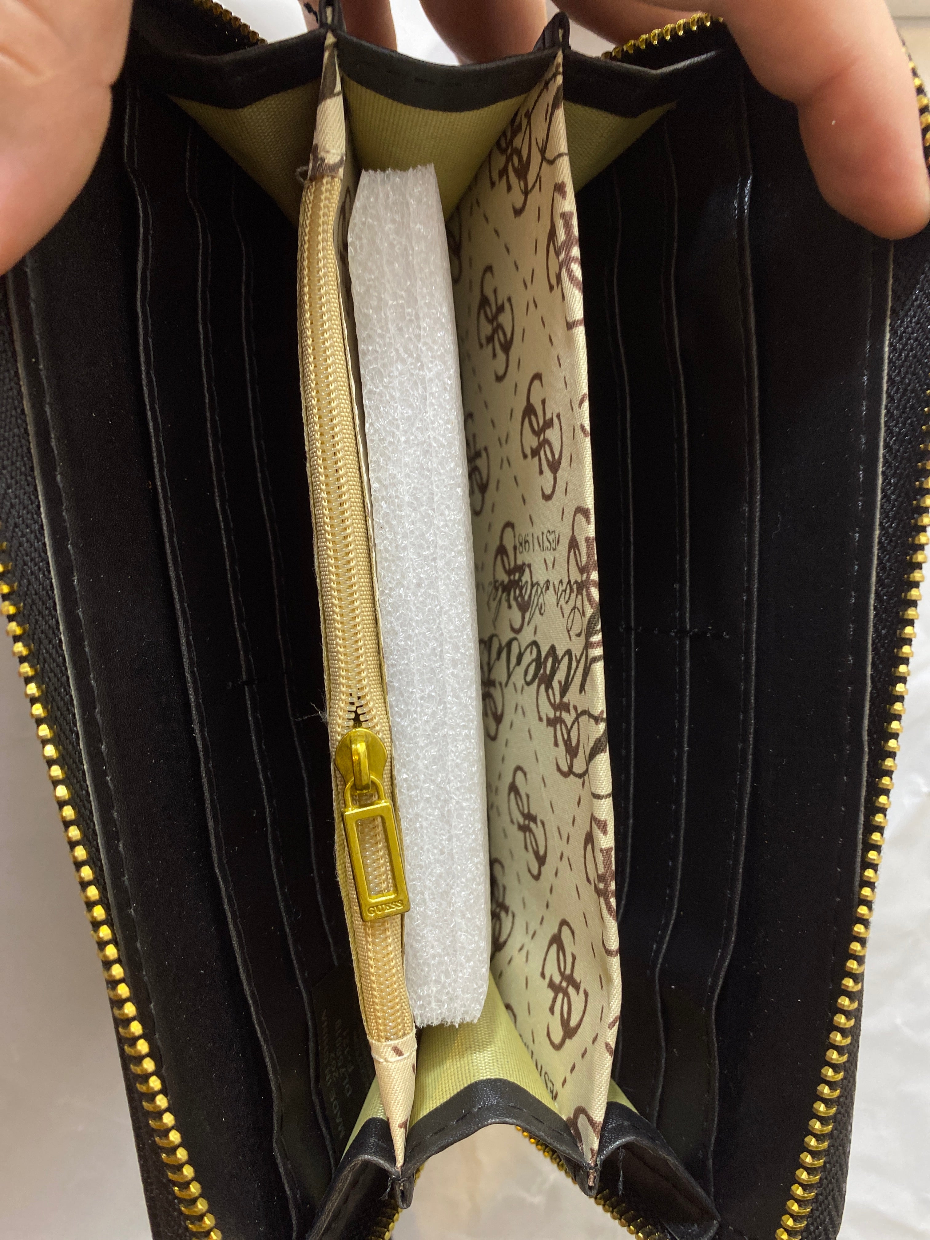 Guess Wallet
