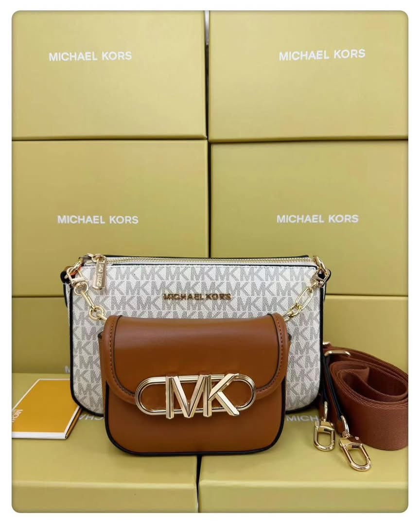 MICHAEL KORS PARKER EMPIRE SIGNATURE LOGO 2-IN-1 CROSSBODY BAG