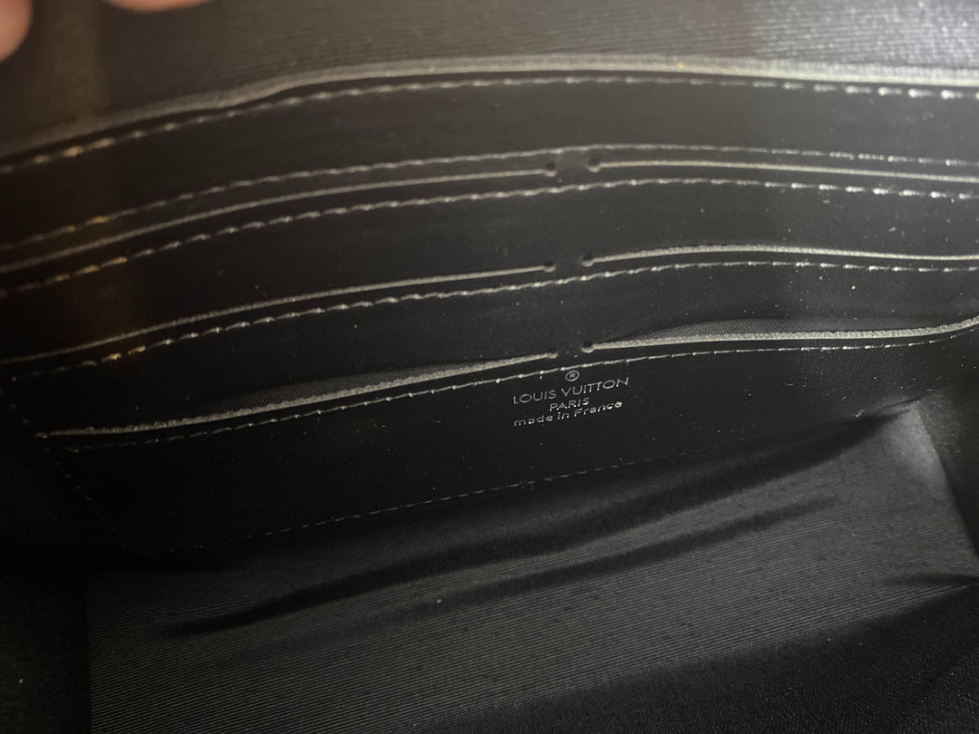 LV Clutch