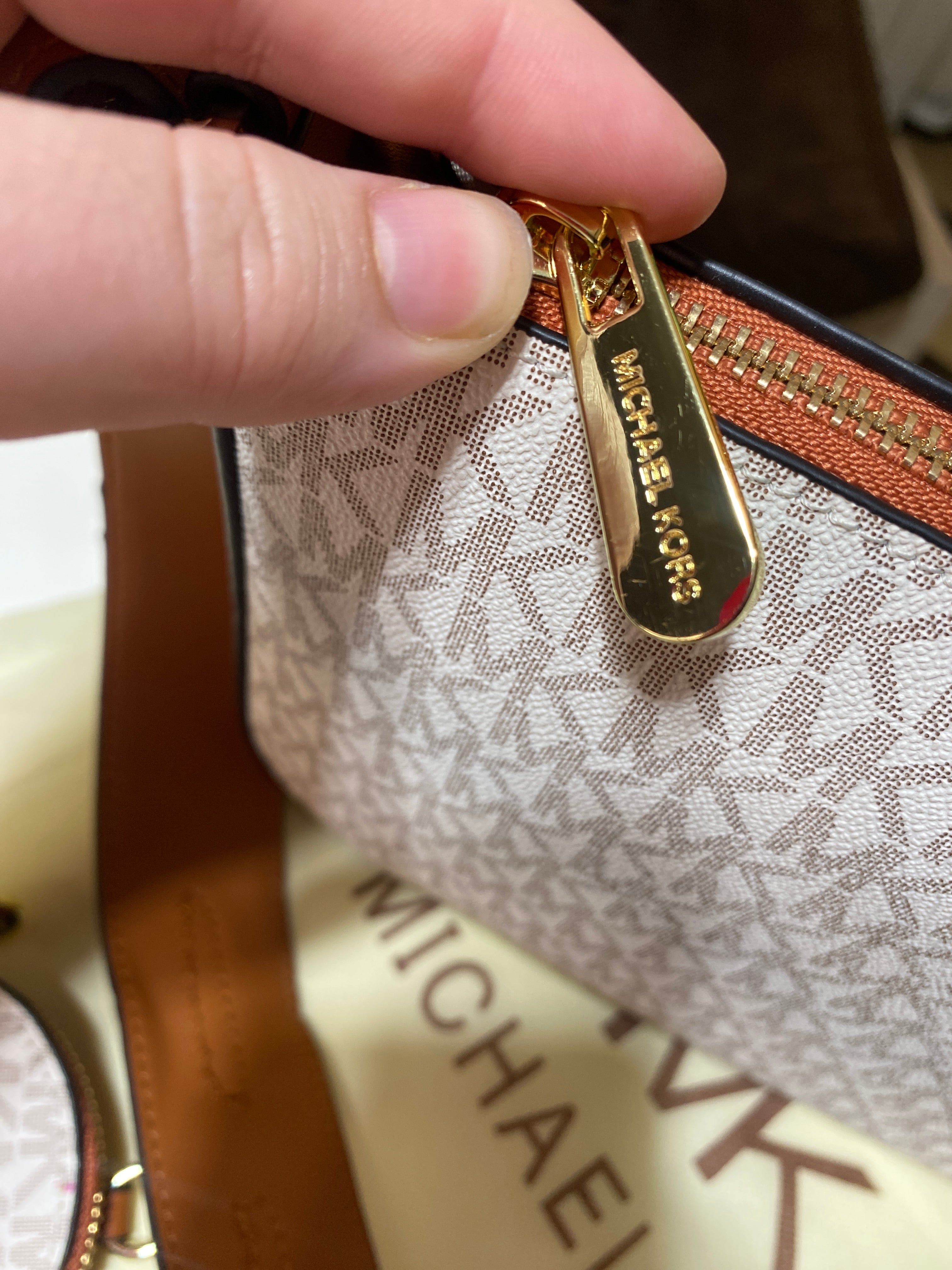 MICHAEL KORS BAG