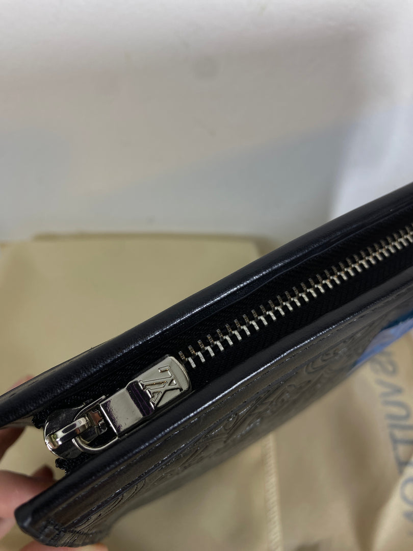 LV CLUTCH
