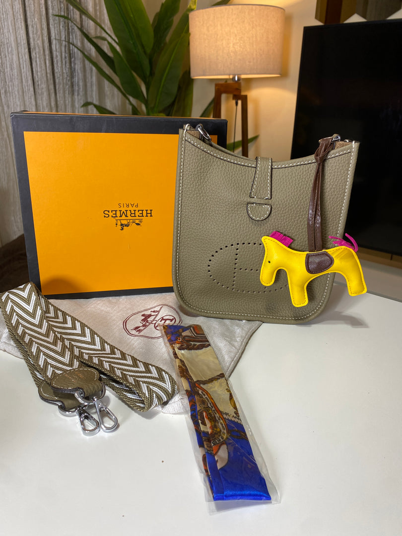 HERMES BAG ( Natural Leather )