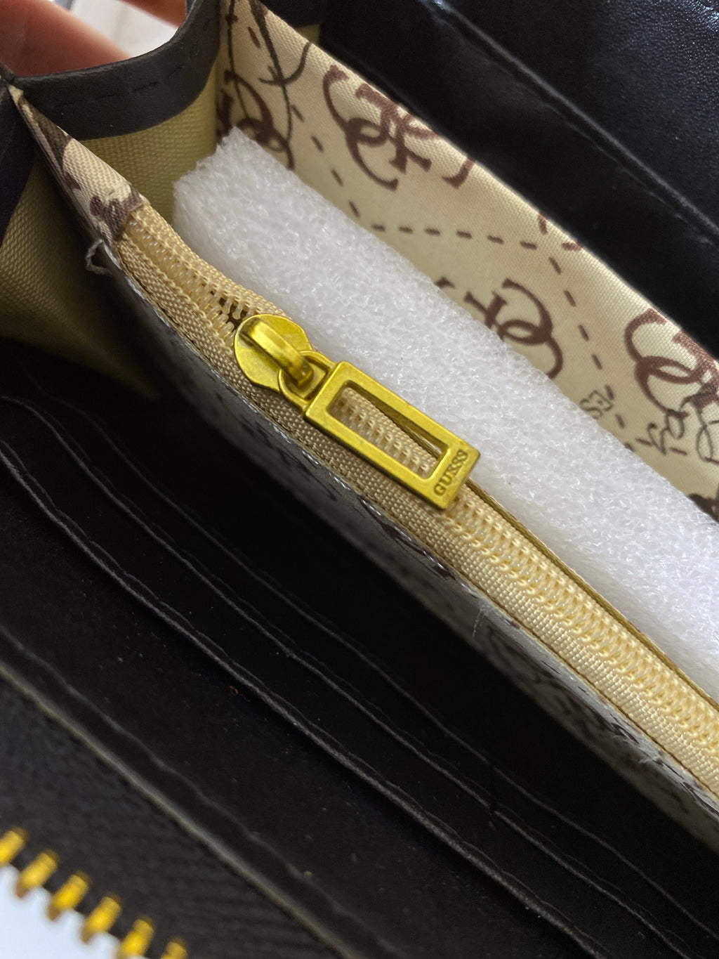 Guess Wallet