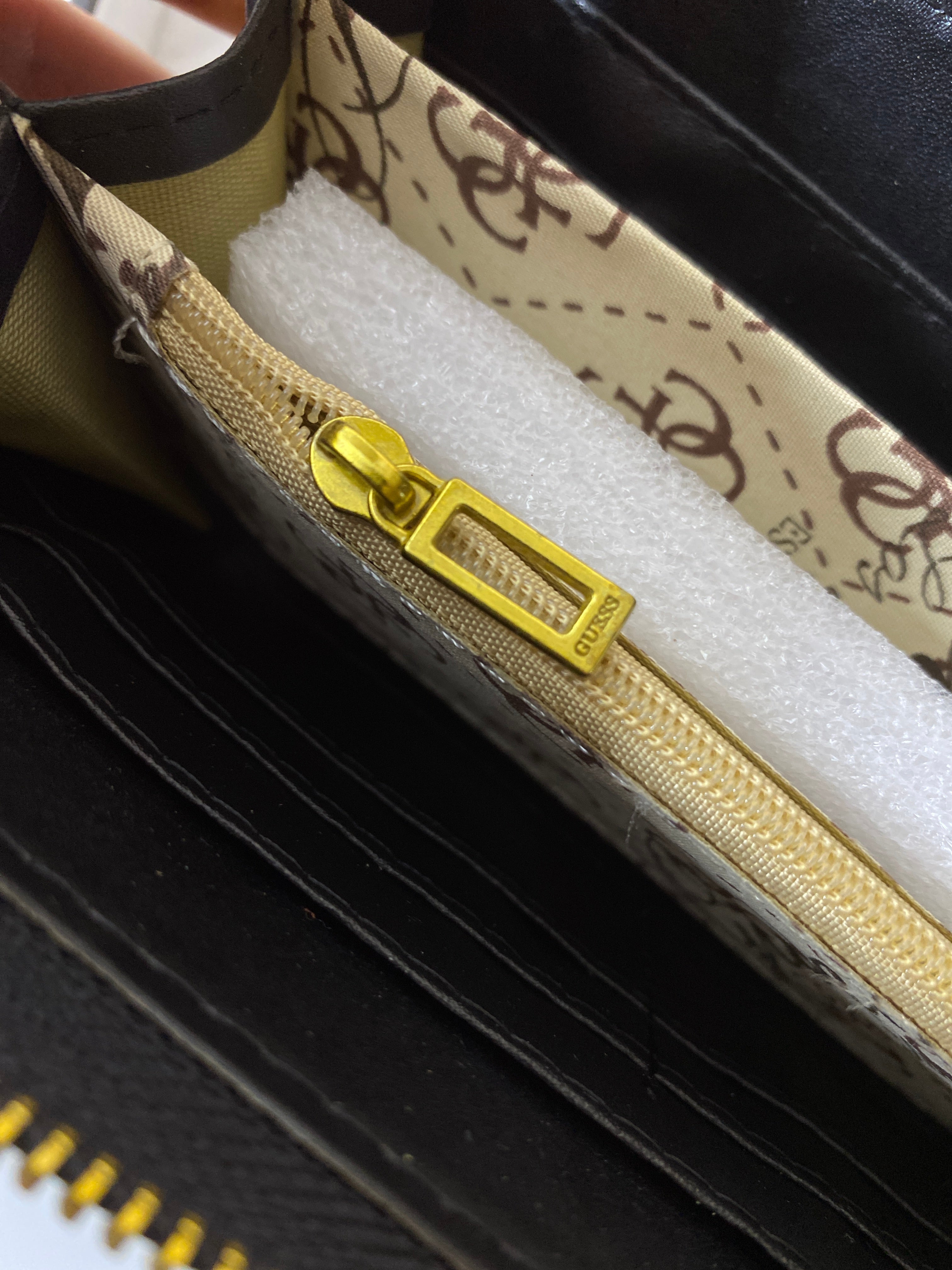 Guess Wallet