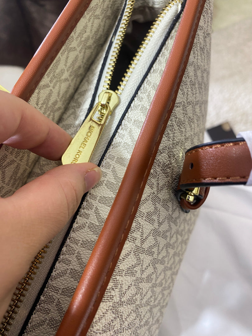 MICHAEL KORS BAG