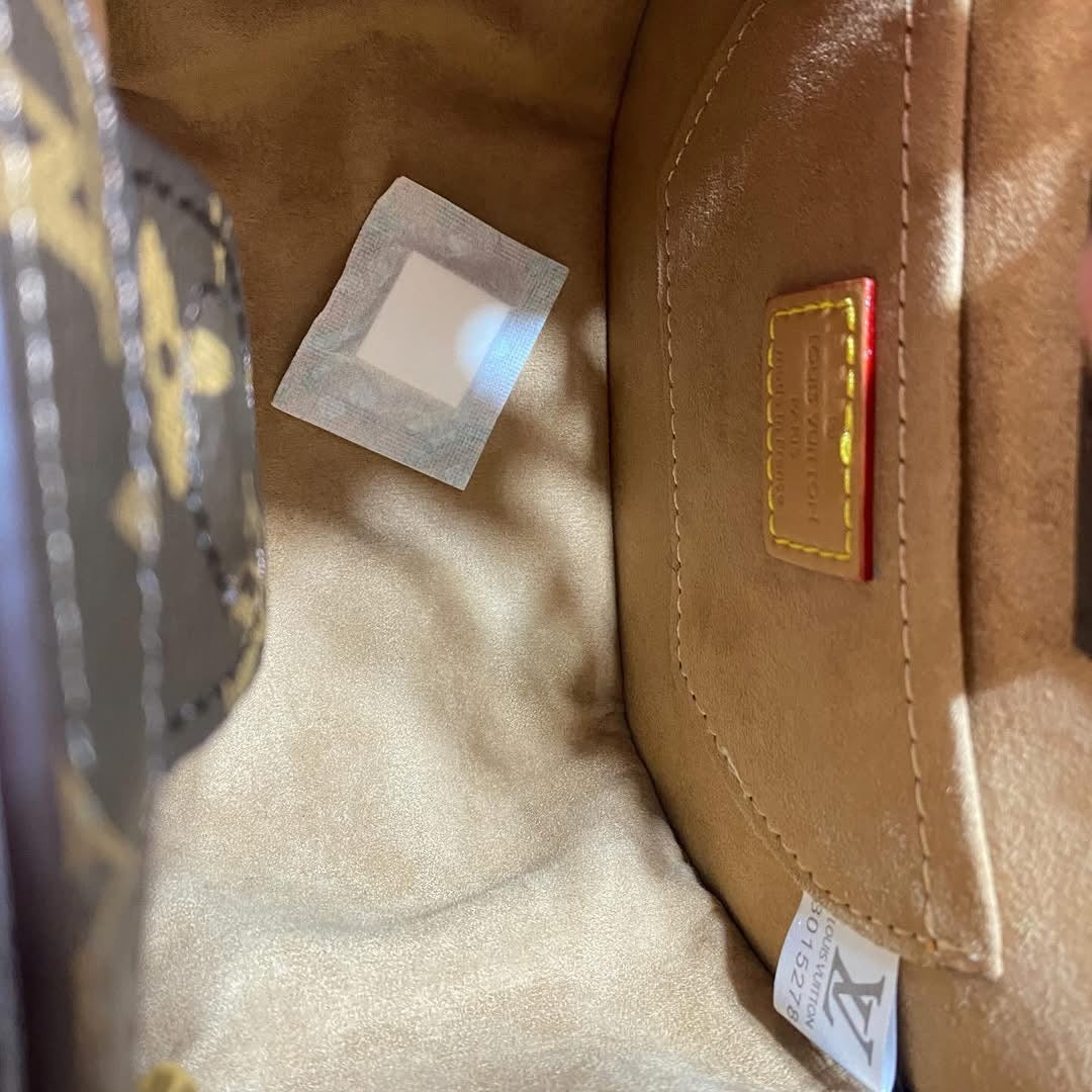 LV BAG