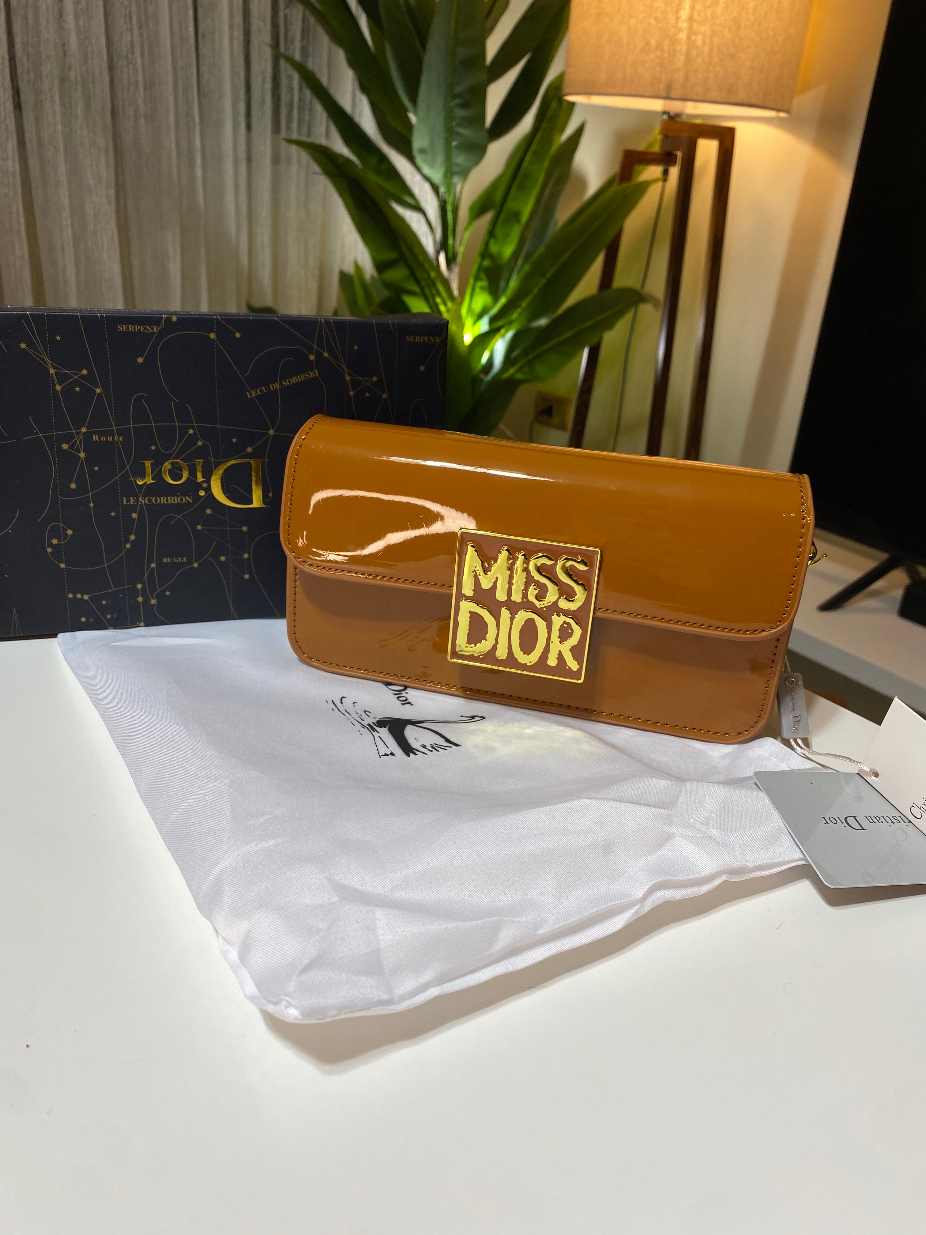 MISS DIOR