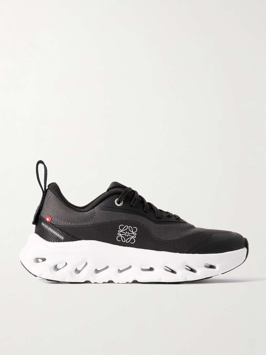 ON Cloud Loewe X On Running Woman