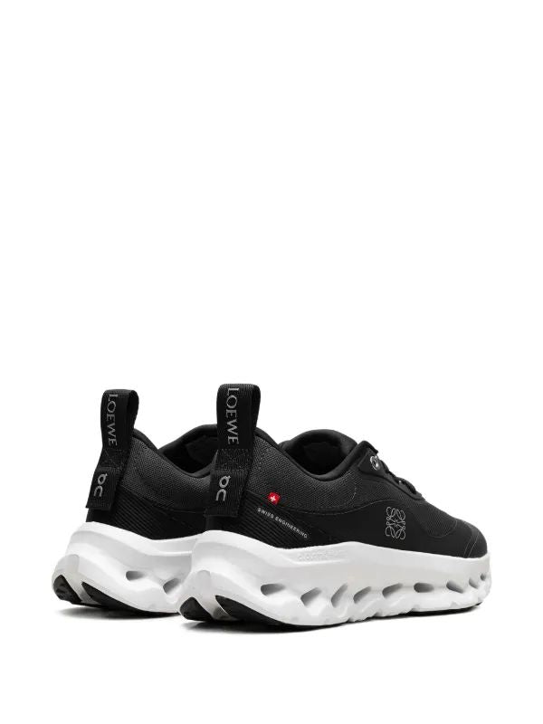 ON Cloud Loewe X On Running Woman