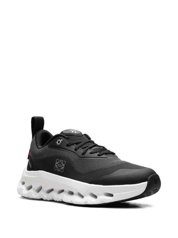 ON Cloud Loewe X On Running Woman