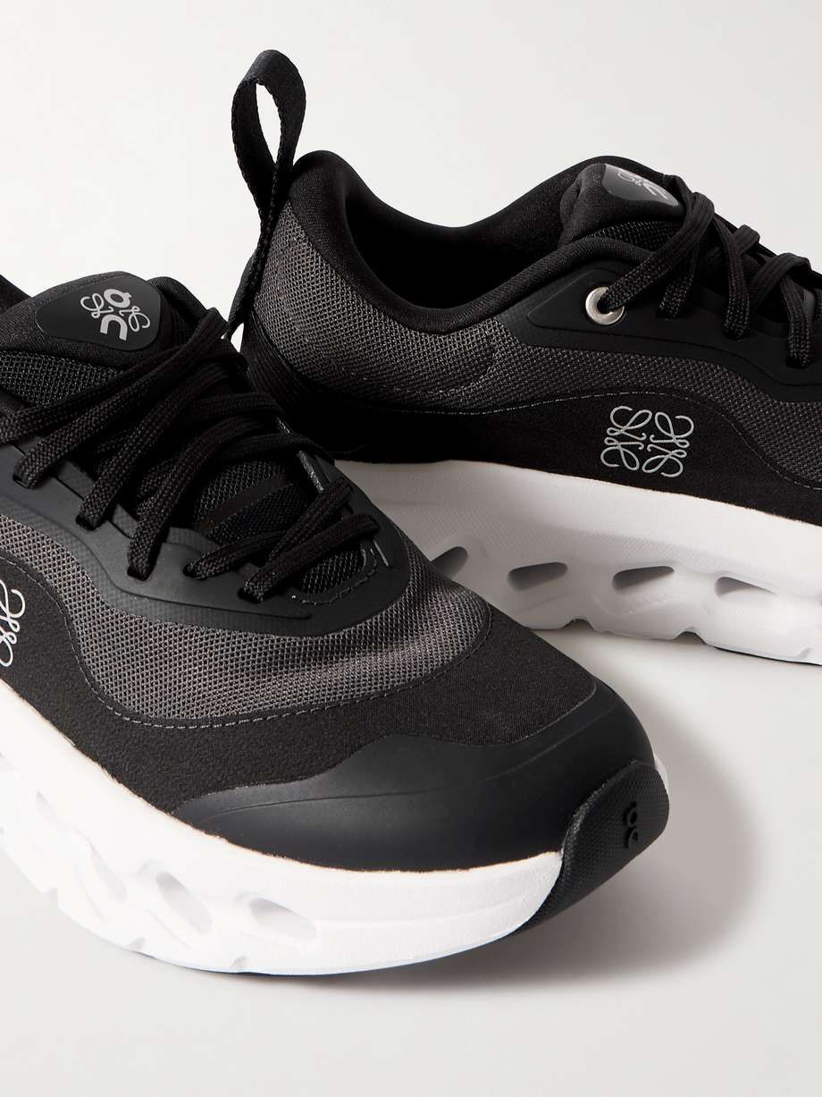 ON Cloud Loewe X On Running Woman