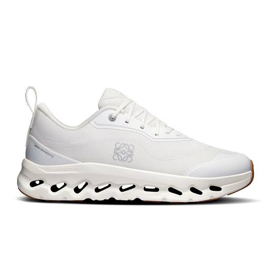 ON Cloud Loewe X On Running Woman