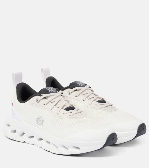 ON Cloud Loewe X On Running Woman